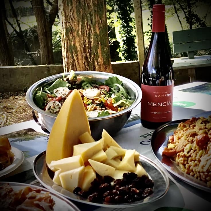 A Fresco Tours gourmet picnic lunch. Irache Wine Fountain - Logroño